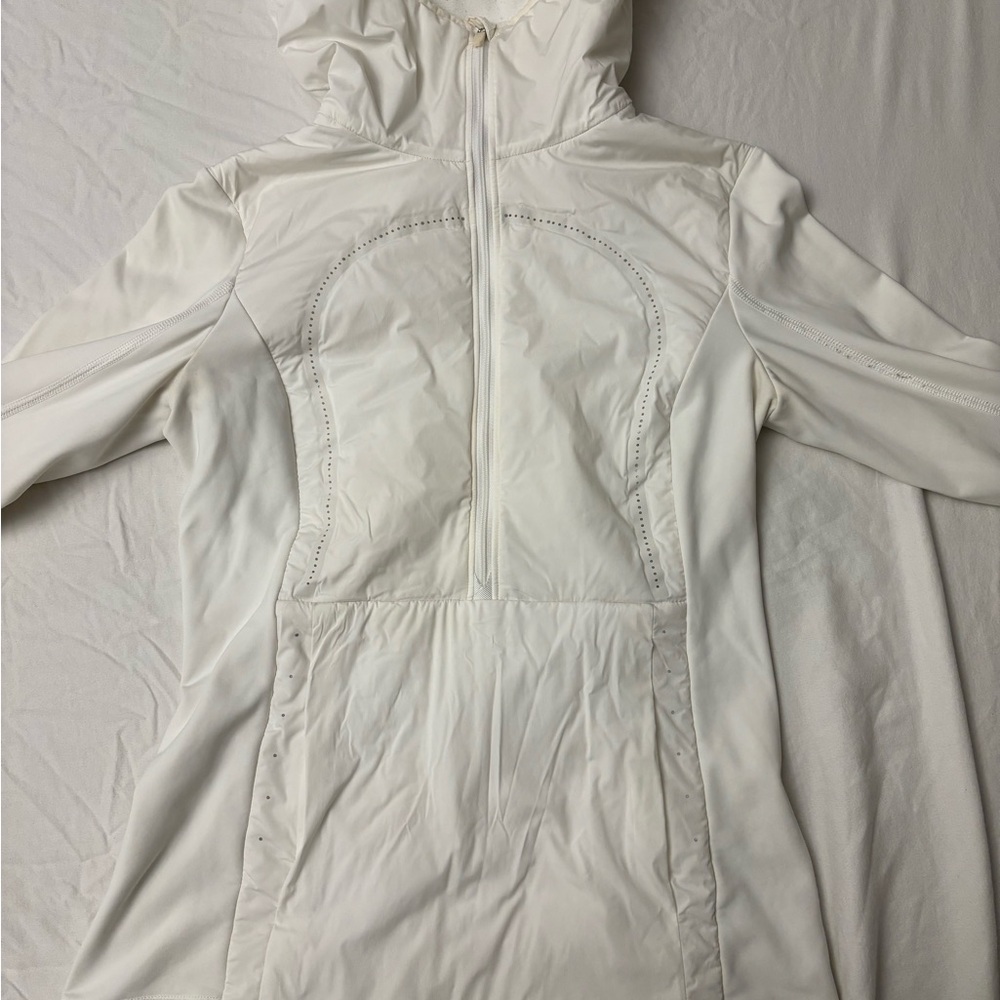 Lululemon Run for Cold pullover Women's White Hooded Jacket